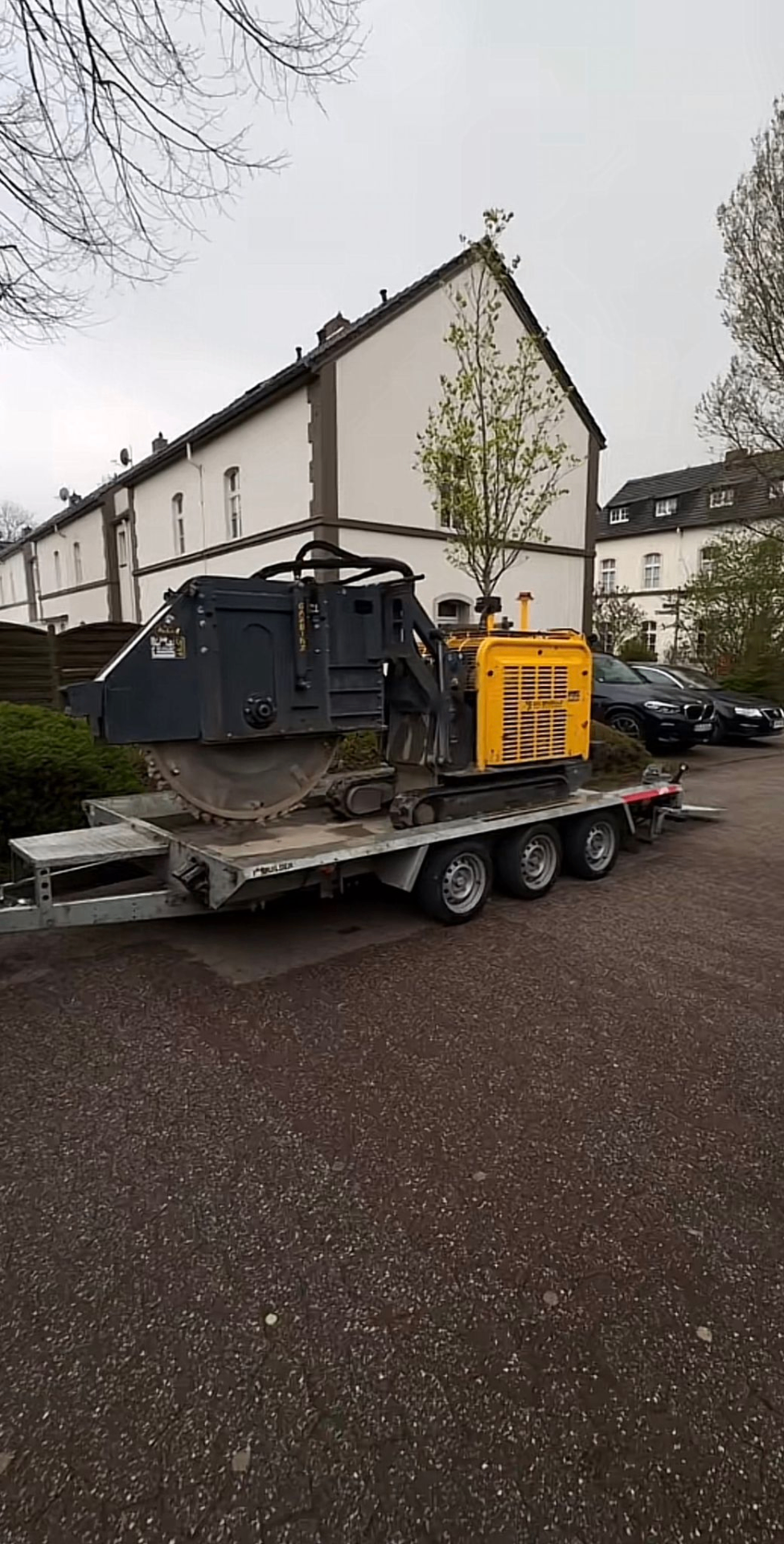 Maschine von AK Bauunternehmen